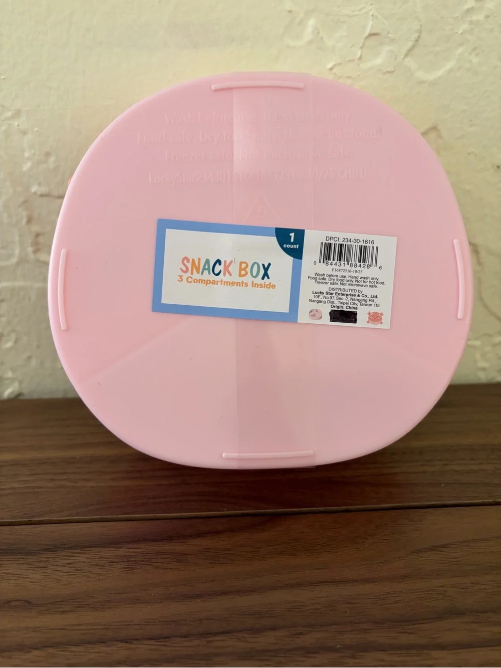 Cute 3 Compartment Pink Crab Snack Box